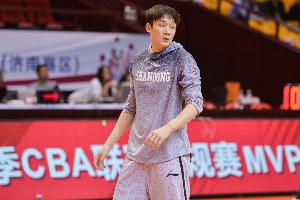 媒体人：这么些年过去 没有一个3号位能达到丁彦雨航的高度 - 资讯配图