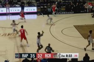 有小约基奇内味儿了！杨瀚森骚气球领人的妙传 “逼”乐福去扣篮 - 资讯配图