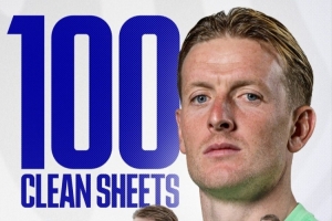 皮克福德100场零封,埃弗顿晒海报祝贺:难以置信,了不起的成就 - 资讯配图