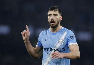 两主力缺阵！TA：迪亚斯腿筋受伤无缘联赛杯决赛，格伊无资格出战 - 资讯配图