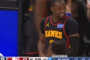 老东家我来了！库明加首节替补登场 登场时笑容满面 - 资讯配图