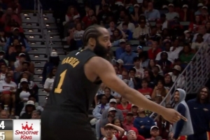 奋起反击！哈登内外开花独得11分 率队轰13-0追到1分打停鹈鹕 - 资讯配图