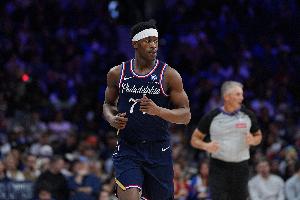 真能抢!埃奇库姆揽下13篮板 另有22分4助攻1抢断入账 - 资讯配图