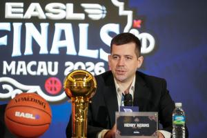 东超CEO李小龙:下赛季计划扩军至16支球队 仍在邀请CBA球队参赛 - 资讯配图