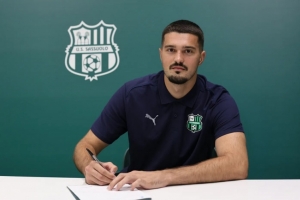 萨索洛门将:对方主罚点球前我就确信能扑出,扑米利克头球更困难 - 资讯配图