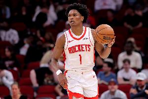 阿门今日抢下18个篮板 本赛季篮板数前25位仅阿门一位后卫 - 资讯配图