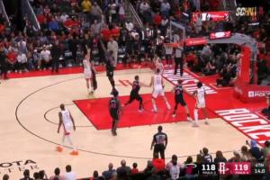 杜兰特被夹击 谢泼德接球灵性突破超级高抛！关键球轰进！ - 资讯配图