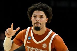 外卡大黑马！KD母校三场爆冷杀入16强：淘汰迪班萨+两场绝杀 - 资讯配图