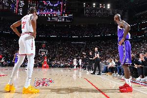 帕金斯：无论火箭多强主场都坐不满 只有詹姆斯能让那里座无虚席 - 资讯配图