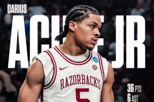 精彩对飚！阿卡夫爆砍36+6带领阿肯色晋级 1米78小后卫空砍30+5 - 资讯配图