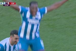 身体素质仍在线!35岁维尔贝克跳山羊跃过1米92队友,庆祝双响 - 资讯配图