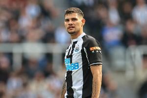 罗马诺证实：曼联几周前与吉马良斯经纪人会面，纽卡不会轻易放人 - 资讯配图