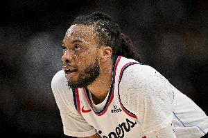 26岁54天!加兰成快船队史单场40+10助最年轻球员 超越的是保罗 - 资讯配图