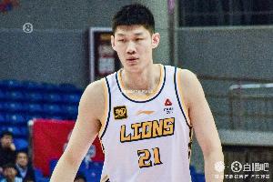 状态一般但关键时刻有所发挥！胡金秋投篮19中7砍16分11篮板 - 资讯配图