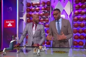 战术讲解！麦迪与卡特演示约基奇在高位拿球时 掘金进攻多难防 - 资讯配图