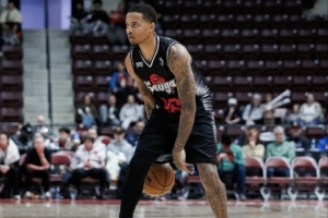 还在奋战！富尔茨发展联盟代表猛龙905出战 9中4得10分3板5助 - 资讯配图