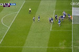 进球无效！纽卡角球佳夫头球破门，因干扰门将被裁判吹掉 - 资讯配图