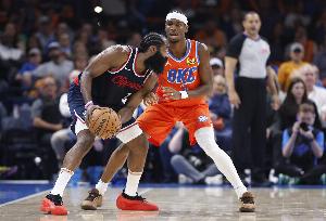 巴爷:巅峰哈登>SGA 他俩得分方式异曲同工 主动伸臂逼你犯规 - 资讯配图