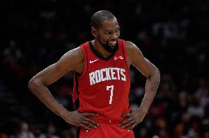 媒体人：这个夜晚杜兰特还是主角 身边年轻人没有让里程碑成为悲 - 资讯配图