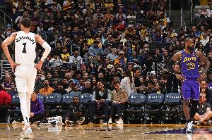 本赛季对阵胜率超5成球队胜场数：马刺31胜 雷霆29胜 湖人24胜 - 资讯配图