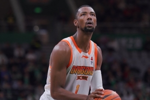 尽力了！贾尔斯29中17空砍37分19板 加时赛拿到全队仅有3分 - 资讯配图