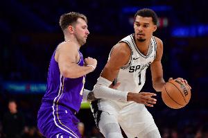 A·史密斯谈湖人季后赛前景：他们有机会击败马刺 但打不过雷霆！ - 资讯配图