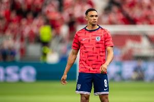 TA：阿诺德希望复刻2018世界杯剧本，在最后时刻进入英格兰名单 - 资讯配图