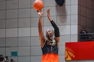 媒体人：江苏把广厦拖入加时  弱队实力不行可以用外援来凑 - 资讯配图