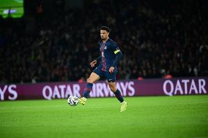 小埃梅里：我很乐意在法国国家队踢右边后卫，甚至愿意踢门将位置 - 资讯配图