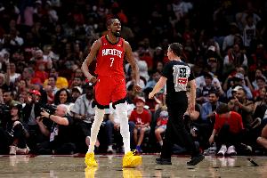 杜兰特砍职业生涯第769场25+ 追平乔丹并列NBA历史第4位! - 资讯配图