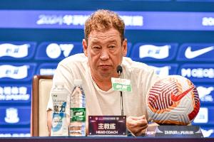 斯卢茨基避单独谈汪海健、谢鹏飞表现：点评团队合作成效胜个人 - 资讯配图