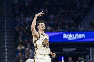 全面开花!勇士首节9人轮换全部得分 波斯特8分 威廉姆斯替补7分 - 资讯配图