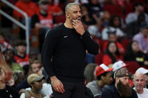 媒体人：乌度卡上赛季封神本季被怒喷 教练水平根据球队状态浮动 - 资讯配图