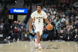 双锋来进攻！半场赫伯特·琼斯三分10中4拿12分2助 贝11分2板2助 - 资讯配图