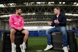 B席:加盟曼城最初计划待两三年,没想到待了9年拿到17个冠军 - 资讯配图