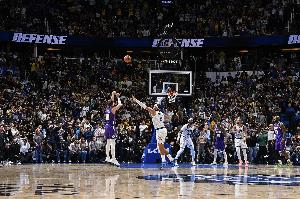 当东里进化老詹放权湖人9连胜完成蜕变  复制24独行侠逆袭神迹？ - 资讯配图