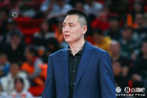 卢伟：今天只是一场常规赛 广东季后赛的强度完全不同 我们体会过 - 资讯配图