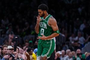 皮尔斯谈塔图姆：球员低谷时往往需要独处埋头苦练 会默默守护他 - 资讯配图