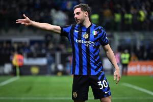 奥古斯托本场染黄，因累计黄牌将在下轮对罗马时停赛 - 资讯配图