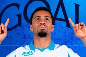 年龄差一倍的对决!19岁恩瓦内里进球难阻马赛被翻,39岁吉鲁绝杀 - 资讯配图