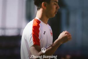 还差1场达劳工证！张家鸣在塞尔维亚U19联赛已出场4次+坐稳首发 - 资讯配图