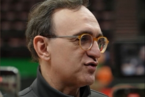 乌戈谈哈维:投手在某一场失常很正常 我们依然信任他 - 资讯配图