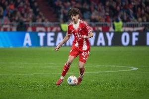 记者：拜仁和19岁小将戴伯尔签下首份职业合同，球员已在德甲出场 - 资讯配图