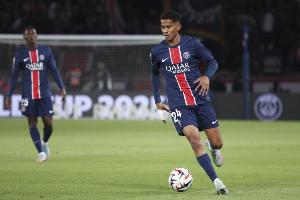 巴黎人报:马尤卢有望赶上巴黎对阵利物浦的欧冠1/4决赛 - 资讯配图