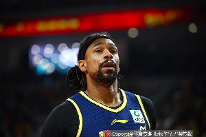 广东遭上海4杀！媒体人：不同比分相同死法 内线高度不够攻强守弱 - 资讯配图