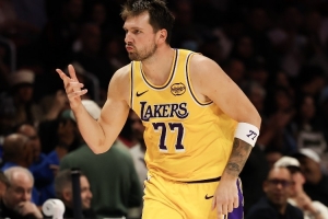 东契奇生涯已经三次第16次技犯被撤销 22年&23年如出一辙！ - 资讯配图