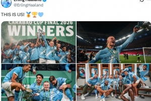 哈兰德社媒晒与队友庆祝夺冠合照，配文：这就是我们 - 资讯配图