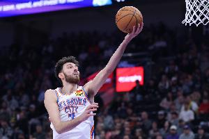 切特生涯前三赛季正负值+1280 超越同期邓肯 暂居历史第一 - 资讯配图