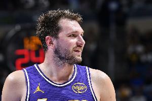 卢卡下一场不会被禁赛！NBA官方：撤销东契奇和比塔泽技术犯规 - 资讯配图