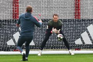 拜仁官方：诺伊尔和阿方索今日进行个人训练，穆西亚拉在继续康复 - 资讯配图